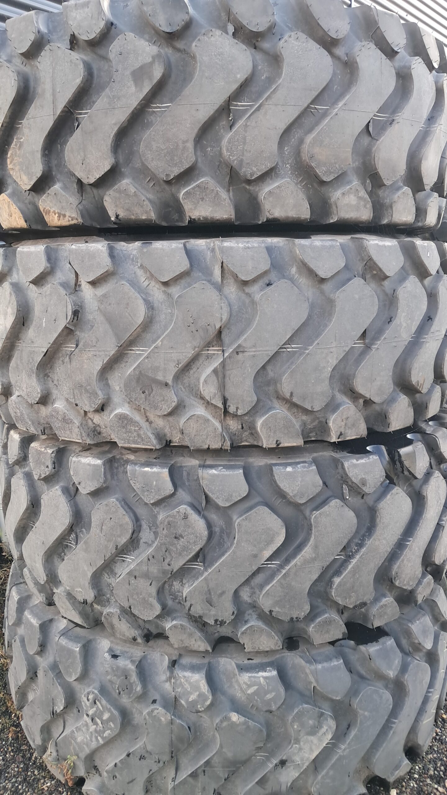 Michelin 23.5R25(4) XHA2 TL 195A8
AFM
