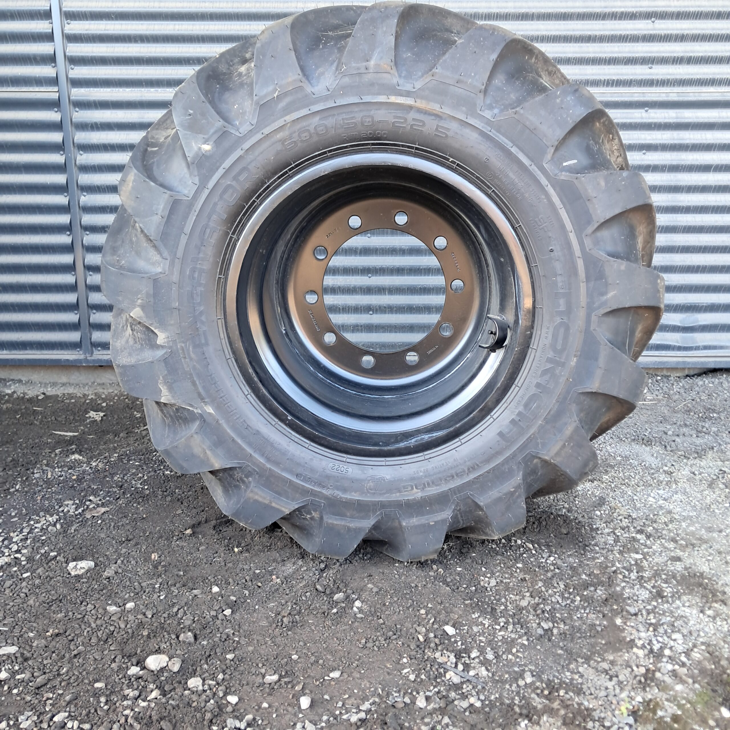 600/50-22.5 Nokia Excavator 24pr H9996(4)
AFM/20x22.5 10/281/335 ø27 ET-20/sort - Billede 2