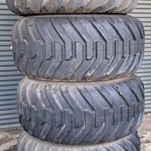 600/55R26.5 Nokian ELS H200(4)
20x26.5 10/281/335 ø24 ET-135/sølv