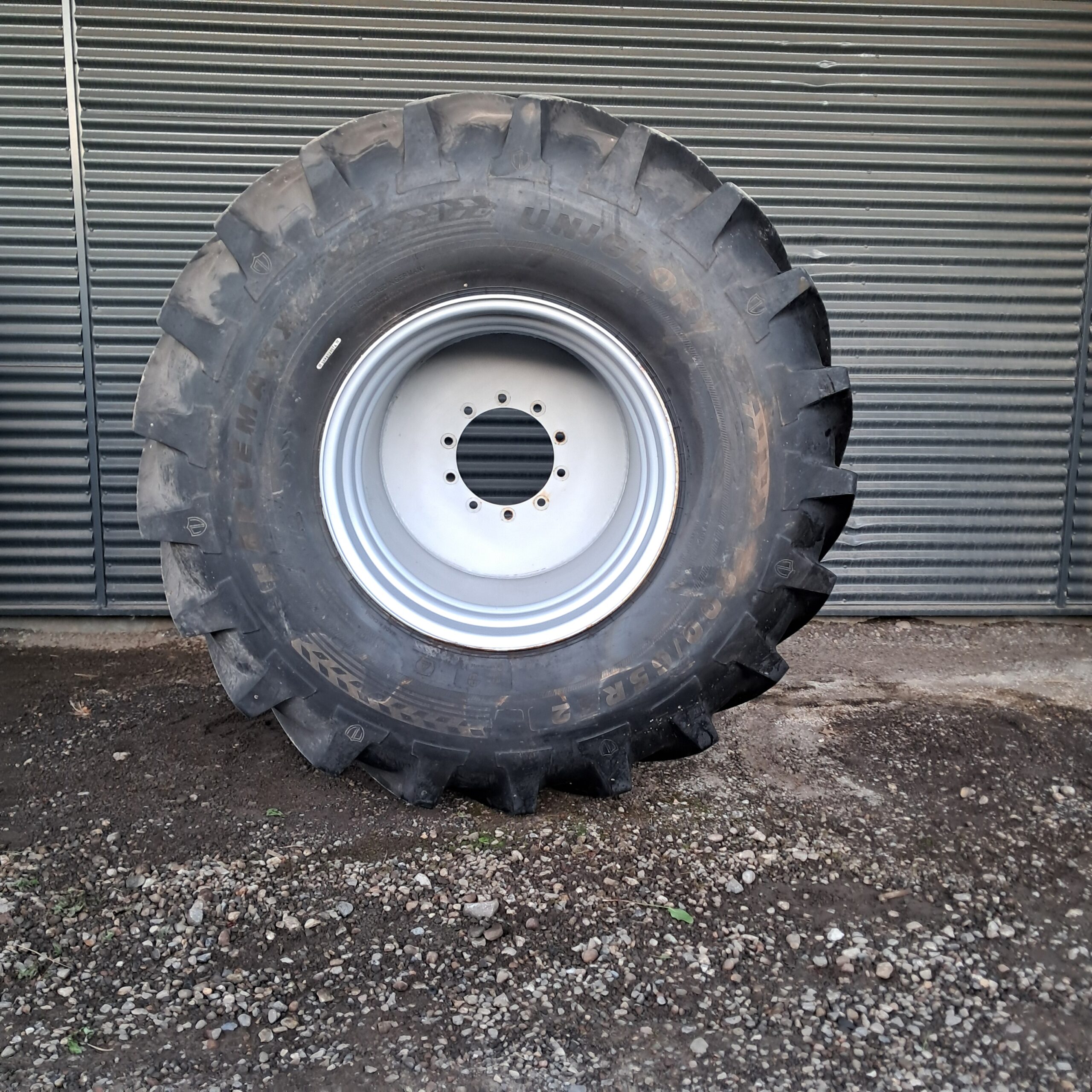 800/65R32 Uniglory ET+130/-145 H107(2)
27DW32 10/281/335 ø24 BKF490/Case sølv - Billede 2